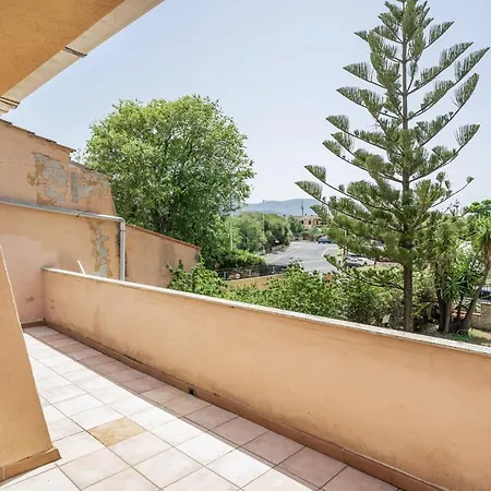 아파트 Quartu Sant'elena Cozy With Parking&garden! *