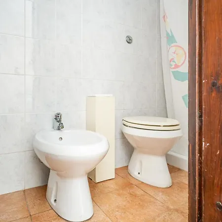 아파트 Quartu Sant'elena Cozy With Parking&garden! 캐피타나