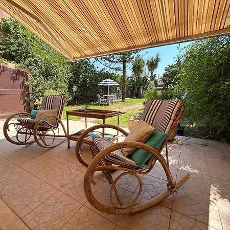 아파트 Quartu Sant'elena Cozy With Parking&garden! *